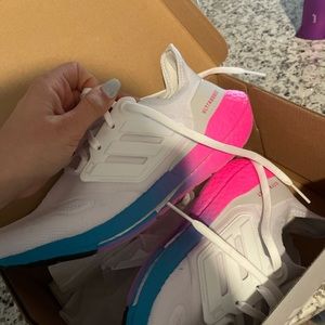 Size 7 Addidas Ultraboosts